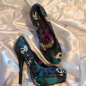 Platform skull heels size 9